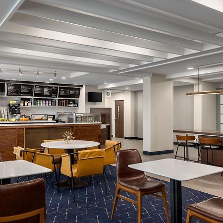 Courtyard By Marriott Kokomo Bagian luar foto