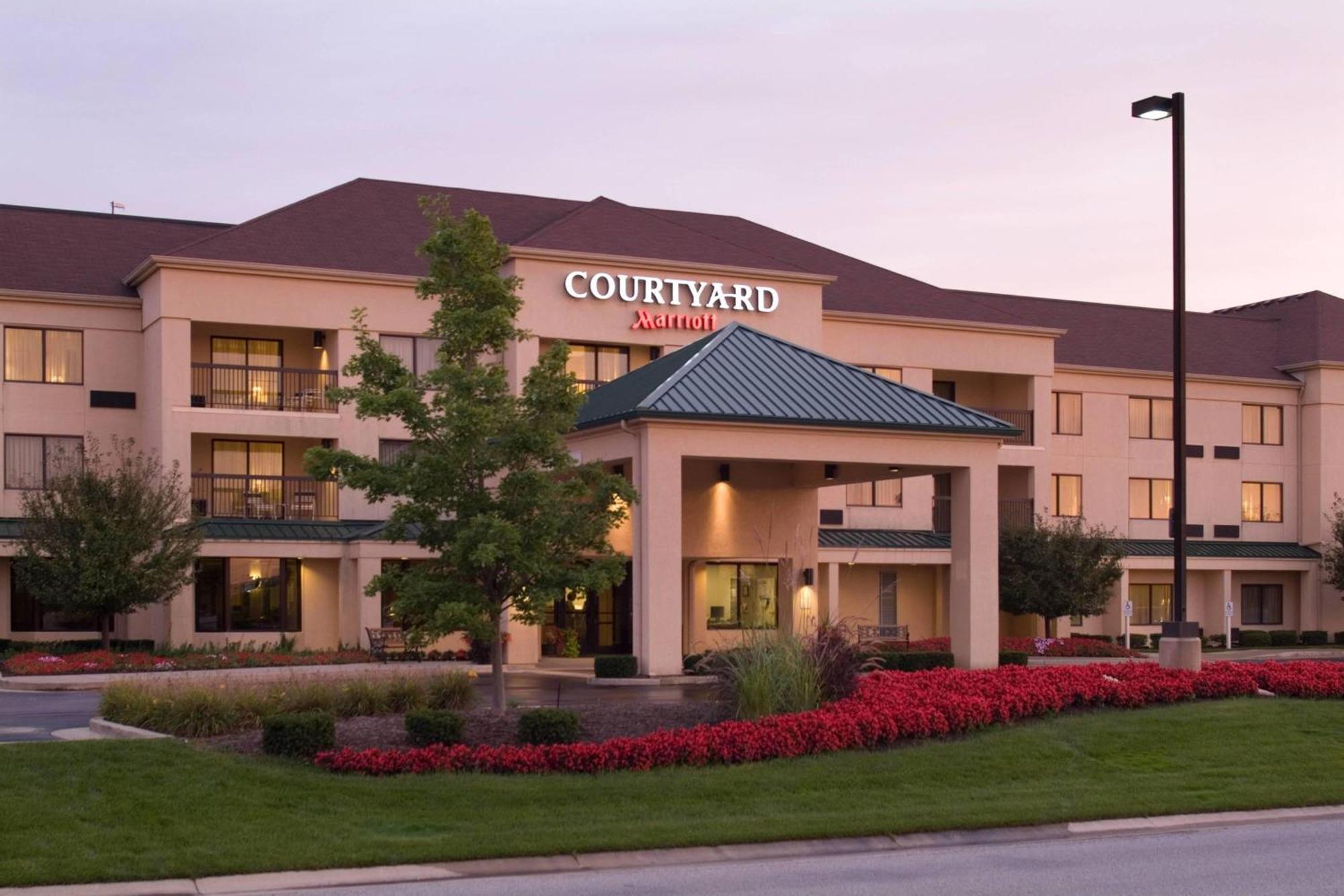 Courtyard By Marriott Kokomo Bagian luar foto