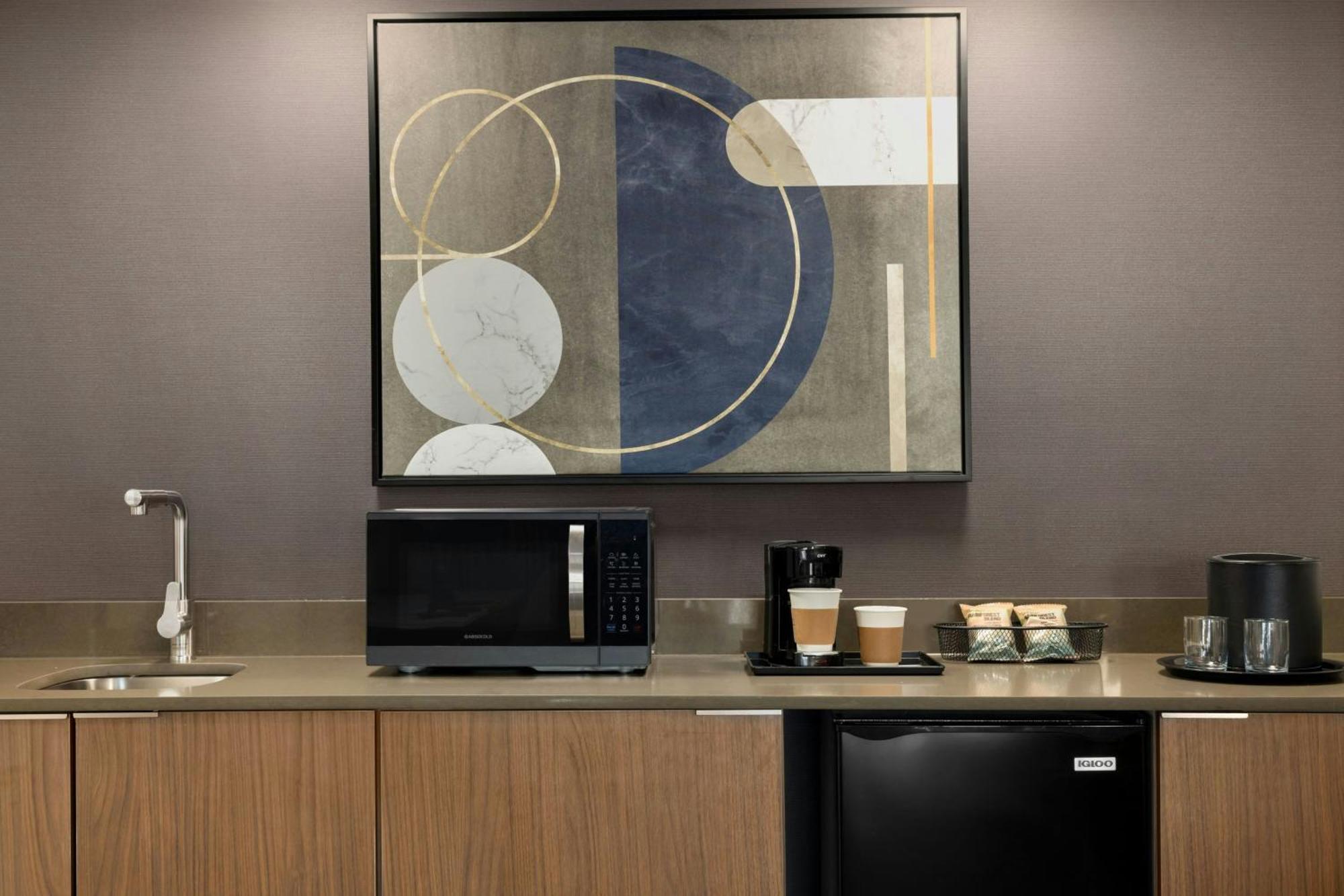 Courtyard By Marriott Kokomo Bagian luar foto