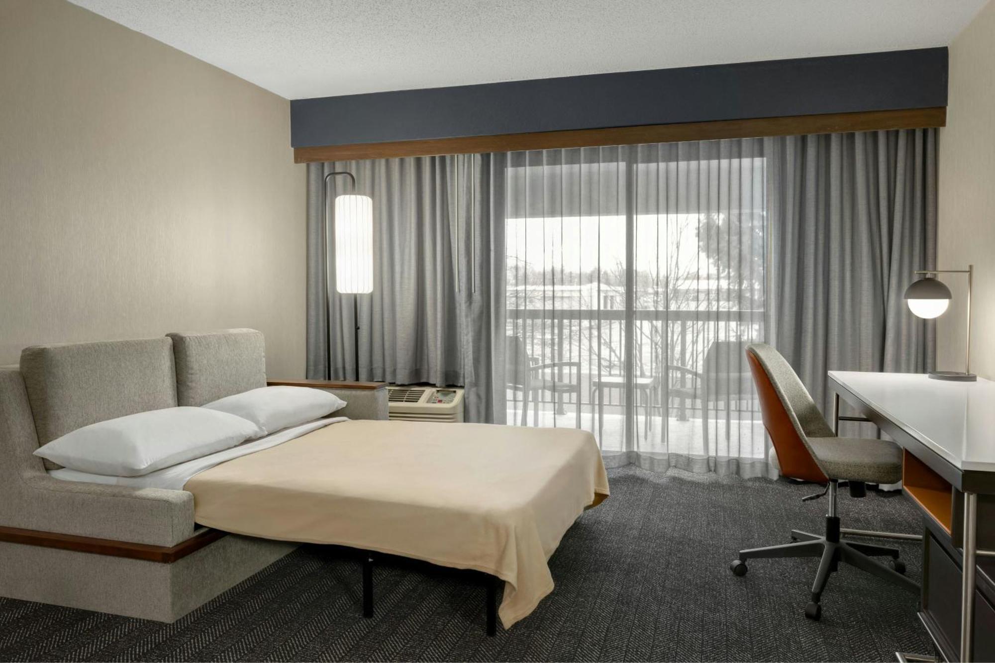Courtyard By Marriott Kokomo Bagian luar foto