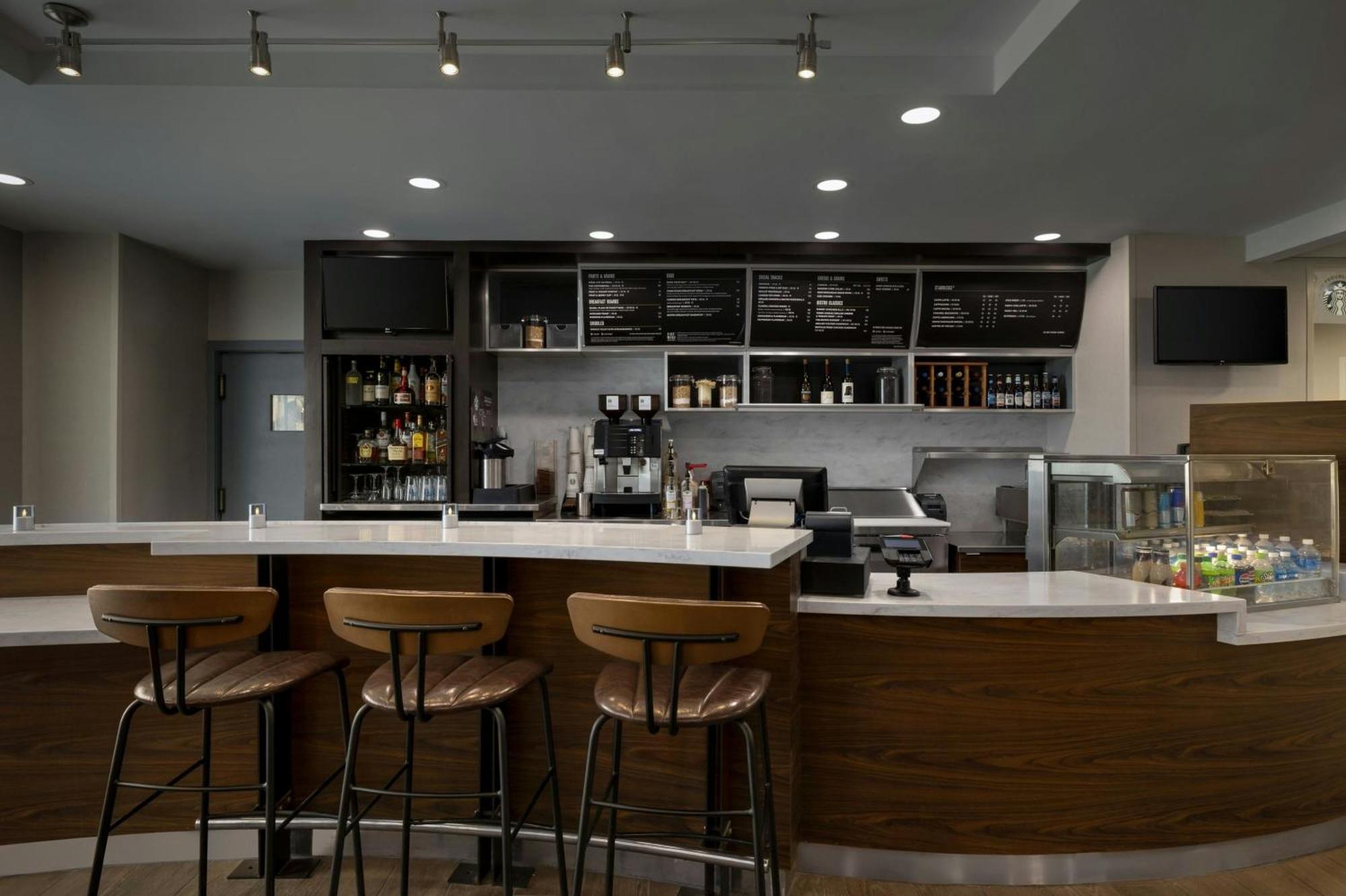 Courtyard By Marriott Kokomo Bagian luar foto