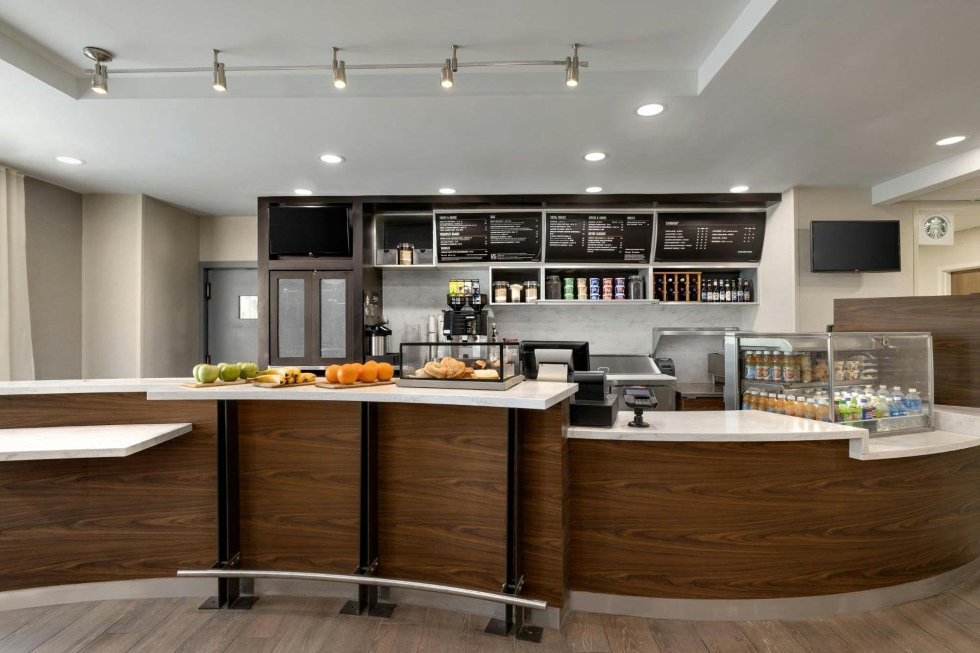 Courtyard By Marriott Kokomo Bagian luar foto